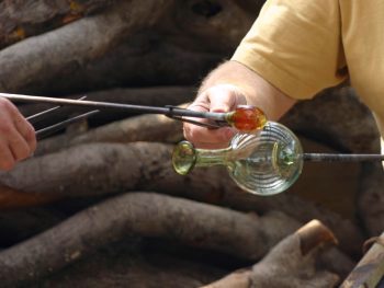 20. Attaching a handle.