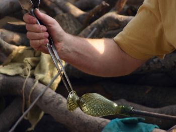 41. Shaping the foot.