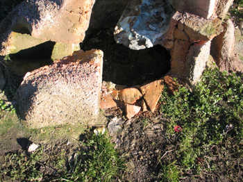 41. The tiles at the top of the firing chamber.