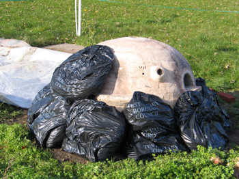 7. November 2005: lagging with bin liners full of hay.