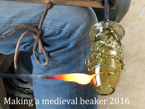 Velzeke 2016 - Making a medieval beaker