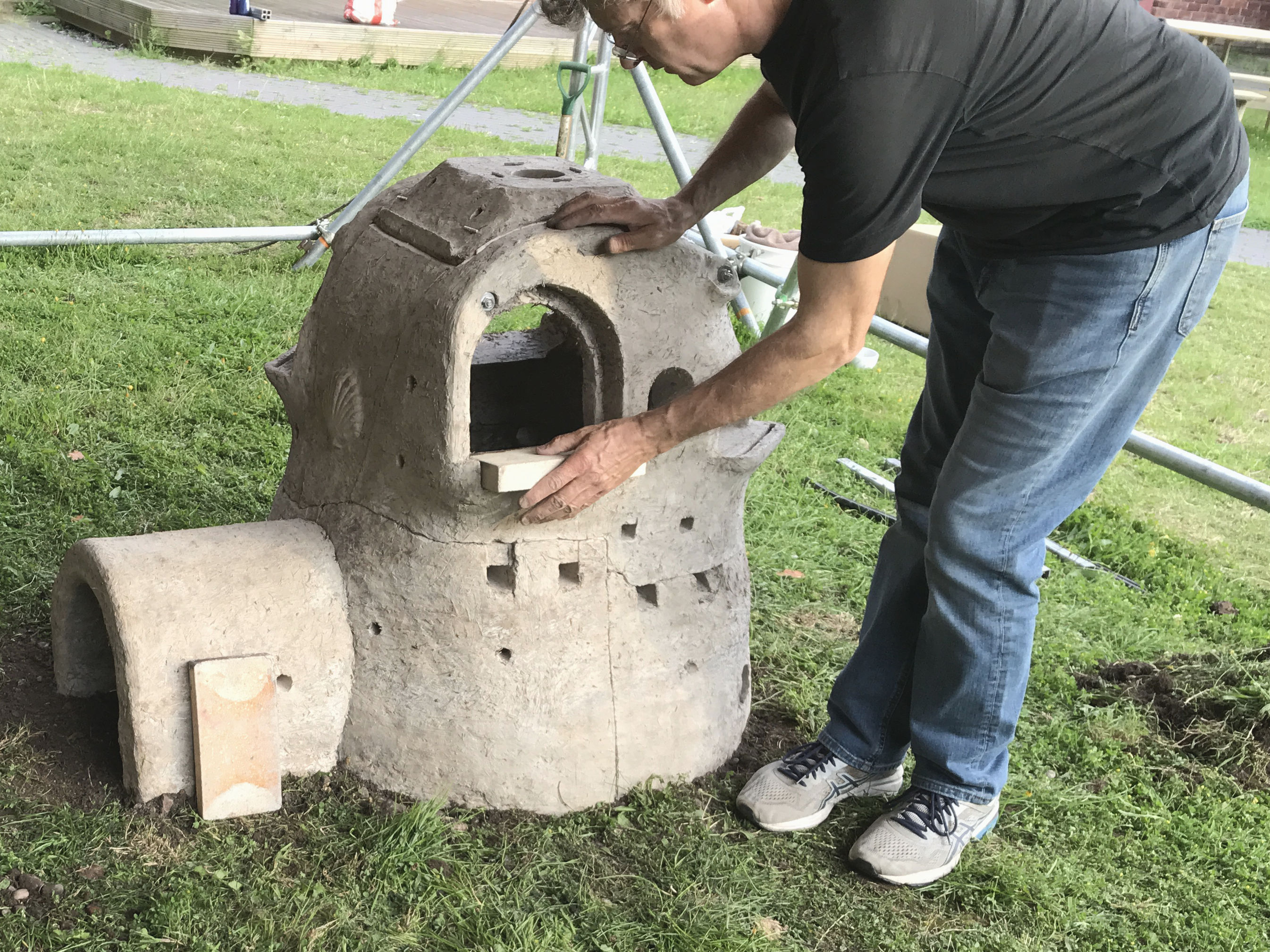 Adding the gathering hole floor bricks