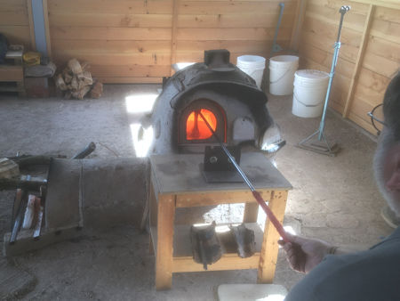 General shot of filling a pot (Photo © Fiona Rashleigh)