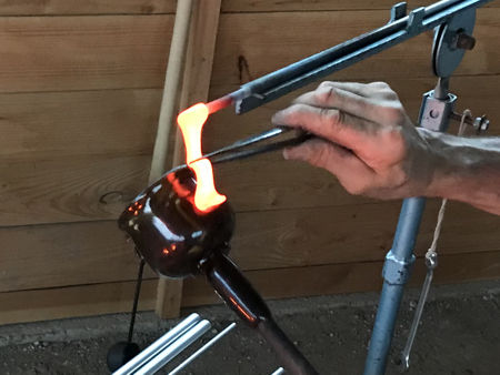 Two-handled beaker: attaching the handle to the rim