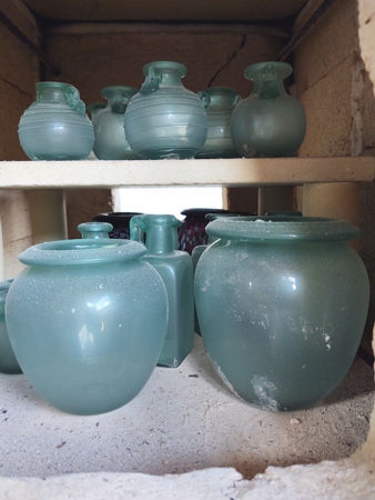 Annealed glass vessels