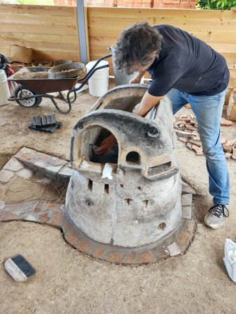 Using ceramic fibre blanket to fill the cracks and joints on the inside