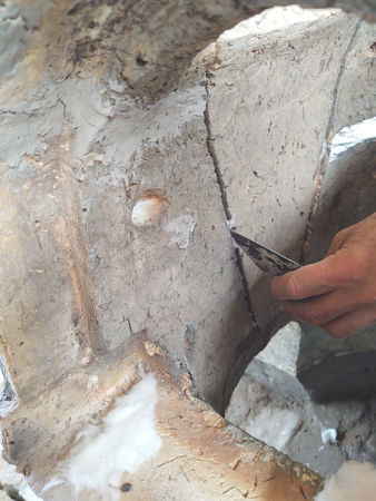 Using ceramic fibre blanket to fill the cracks and joints on the inside