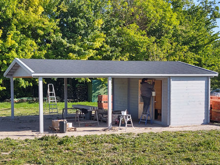 Painting the shelter