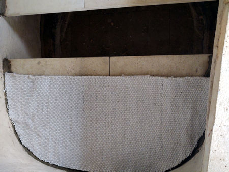 Ceramic fibre cloth in position