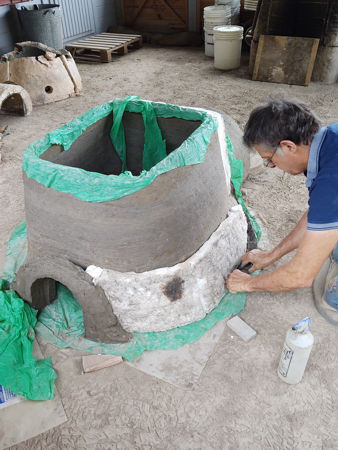 Building the outer wall with the ceramic fibre in place