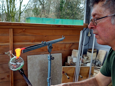 Attaching the handle