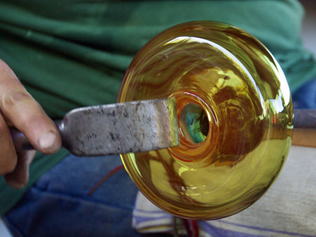 Creating the folded rim (Photo © Betty Paton)