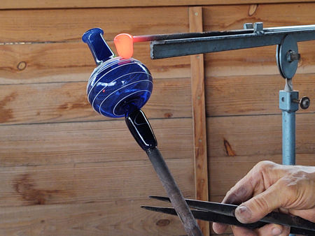 Attaching the lower part of the handle