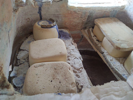 Upturned pots used as sieges